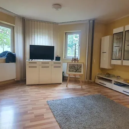 Large Kee * Bukurešť