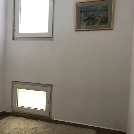 Large Kee Vila Bukurešť