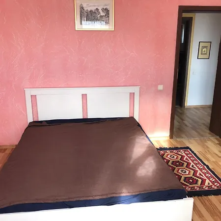 Large Kee * Bukurešť